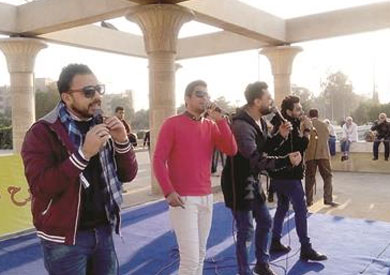 اقبال على حفلة "شباب لايف"