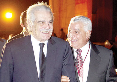 عمر الشريف مع زاهى حواس