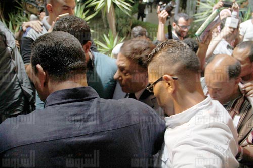 عادل امام في عزاء سامي العدل - تصوير: هبة الخولي