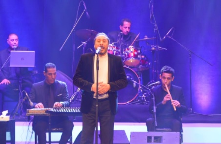 علي الحجار من حفل أوبرا جامعة مصر