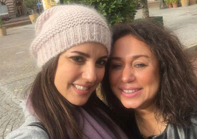 درة و إنجي علي