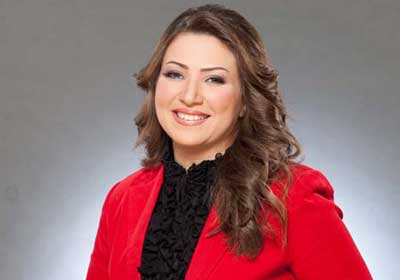 المذيعة ايمان عز الدين