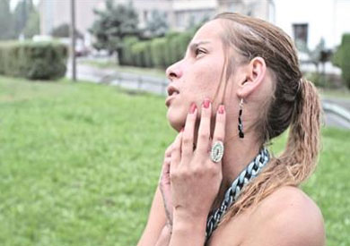 فيلم لسنا بمفردنا ابد