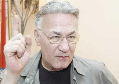 الفنان عزت أبو عوف