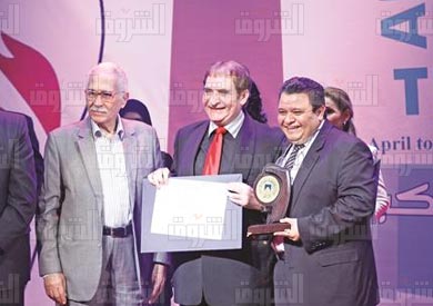 مهرجان المسرح العربى يكرم رموزه فى دورته الـ14