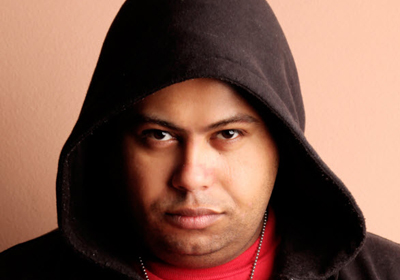 المطرب المصري الإيطالي تيمو