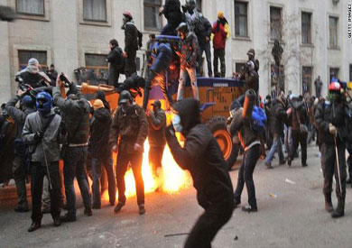 «جريحان على الأقل» في مواجهات بين متظاهرين والشرطة في كييف-ارشيفية