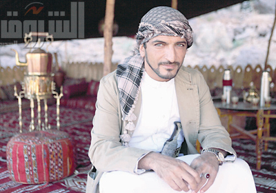 عمرو واكد فى مشهد من مسلسل ( صيد السلامون فى اليمن )