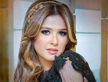 الفنانة ياسمين عبدالعزيز