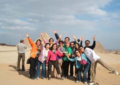 سياح صينيين فى مصر ارشيفية