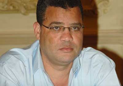 الشاعر على عطا
