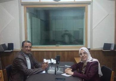 نجلاء السروجي وطلعت إسماعيل خلال تسجيل حلقة الدبلوماسية الثقافية