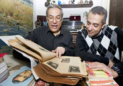 الدكتور عمرو دوارة مع موسوعته