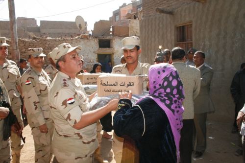 القوات المسلحة توفر 40 ألف كرتونة مواد غذائية بسعر 25 جنيهًا للواحدة ببني سويف