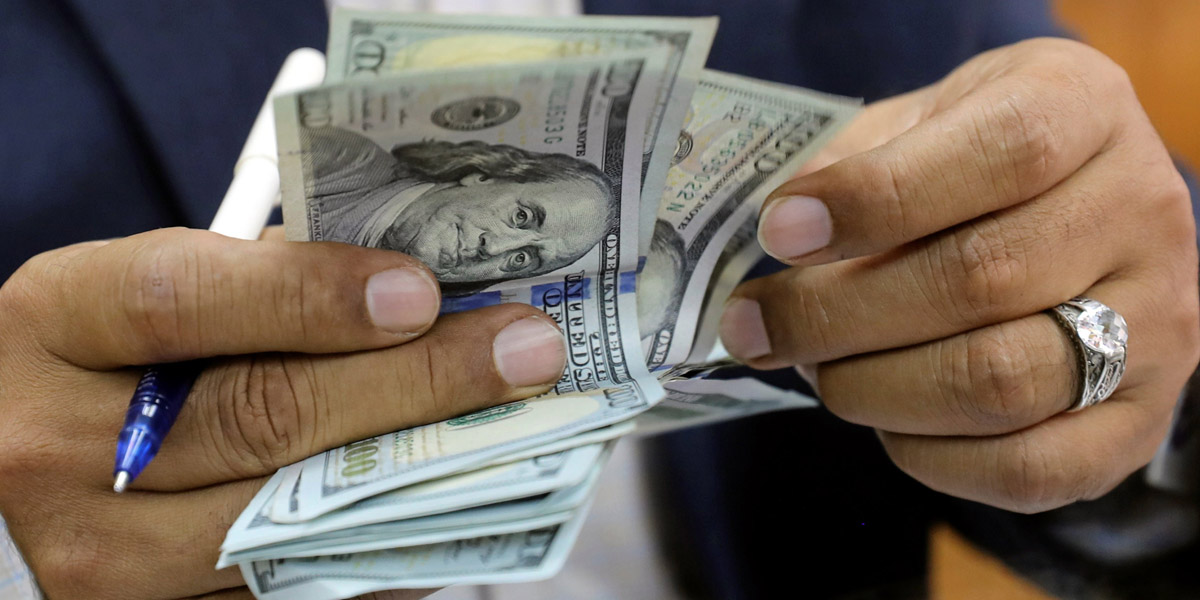 الدولار في البنوك يسجل 17.83 جنيه للشراء و17.93 جنيه للبيع