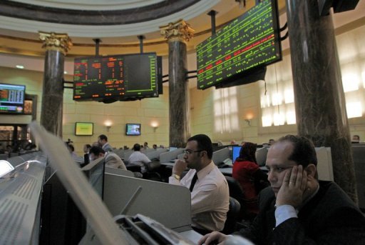 البورصة تواصل هبوطها في منتصف جلسة الاثنين