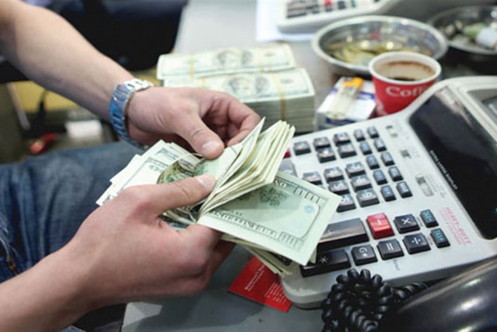 الدولار يواصل تراجعه أمام الجنيه المصري خلال التعاملات منتصف اليوم