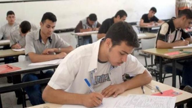 توتر وقلق وزحام أمام لجان مدارس الهرم قبل دخول امتحان اللغة العربية