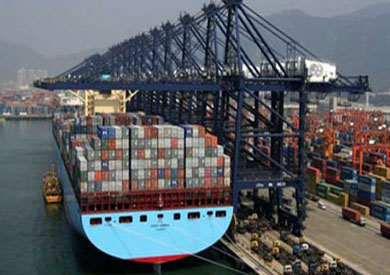 وصول 14500 طن بوتاجاز و1034 رأس إبل لموانئ السويس