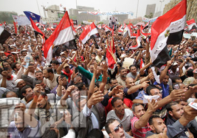 الثورة كشفت عن العديد من قضايا الفساد المتورط فيها مستثمرون كبار      تصوير: أحمد عبد اللطيف