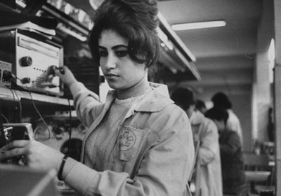 ٪ فى الستينيات تكونت طبقة عاملة كبيرة مع نمو سنوى للصناعات التحويلي