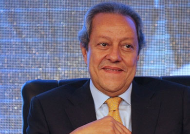 منير فخري عبد النور، وزير الصناعة