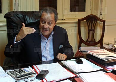 منير فخري عبد النور، وزير الصناعة والتجارة