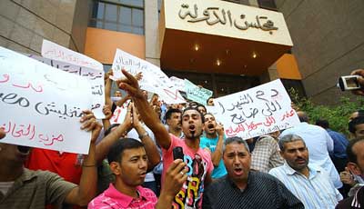 عمال طنطا سيعودون للاعتصام اذا اخلت الحكومة بوعودها .. تصوير : محمد الميمونى