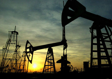 دعم المواد البترولية ينتظر تحديده فى الموازنة الجديدة - « أ.ف.ب »
