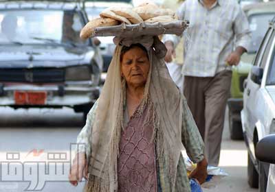 المصرييون يعانون للحصول على لقمة العيش _ تصوير: مجدى إبراهيم