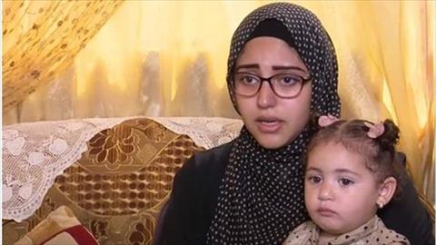 فتاه الدقهلية وطفلتها