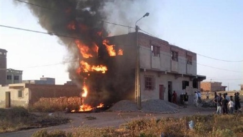 مصرع شخص وإصابة 14 آخرين في حريق منزل بطهطا