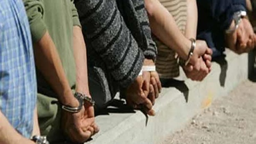 القبض على 4 أشخاص لسرقتهم سيارة ضابط جيش بالشرقية