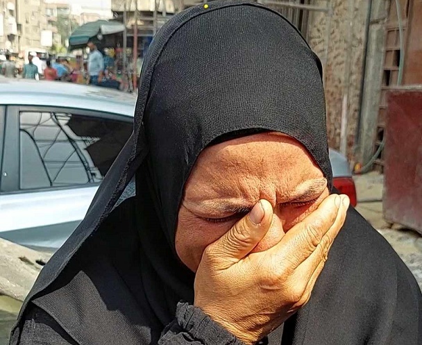 والدة سائق الميكروباص المتهم