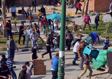 اشتباكات بين مؤيدي ومعارضي السيسي بالتحرير - أرشيفية