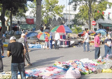 نقل الباعة الجائلين بمدينة شبين الكوم إلى سوق جديد – أرشيفية
