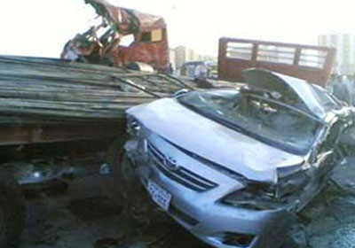 تصادم سيارة ملاكي بأخرى نصف نقل على الطريق الدولي الساحلي