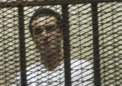 أحمد دومة فى المحكمة - أرشيفية