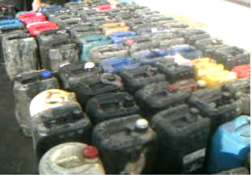 ضبط 5 آلاف لتر مواد بترولية و2 طن أسمدة مدعمة قبل بيعهم في السوق السوداء بالبحيرة