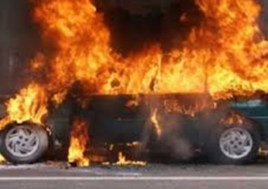 مجهولون يشعلون النيران فى سيارة حكومية بدمنهور