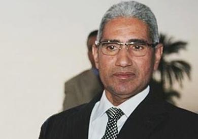 عباس منصور رئيس جامعة جنوب الوادي