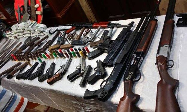 ضبط 6 قطع أسلحة نارية بدون ترخيص و7 قضايا مخدرات في حملة أمنية بالمنيا