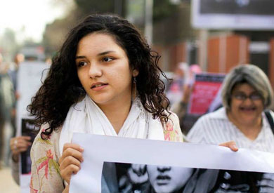 حبس سناء سيف 6 أشهر لاتهامها بـ«إهانة القضاء»
