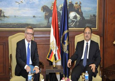 وزير الداخلية عبد الغفار مع نظيرة الالمانى