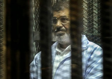 محمد مرسي في القفص