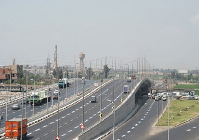 غلق حارتين بطريق القاهرة - الإسماعيلية الصحراوي 75 يوما لإنشاء كوبري علوي