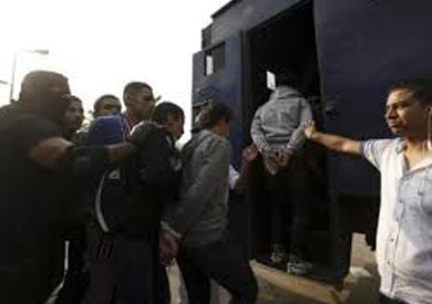 قوات الأمن تقبض على متظاهرين من أنصار الإخوان -ارشيفية