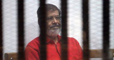 الحكم في دعوى سحب النياشين والأوسمة من «مرسي»