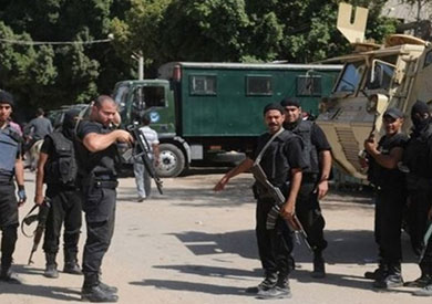 قوات الجيش والشرطة تكثف تواجدها بمداخل القاهرة – أرشيفية