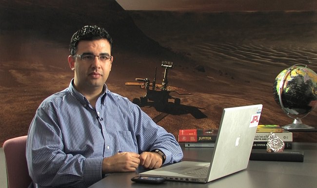 الدكتور عصام حجي، الباحث في علوم الفضاء بوكالة «ناسا»